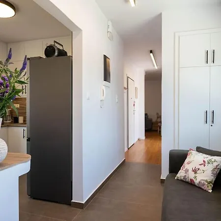 Cityscape Apartman *